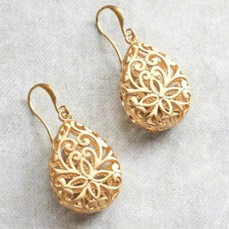 Fashionable Light Luxury Earrings